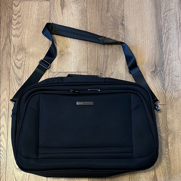 Samsonite carry on bag - Picture 1 of 3